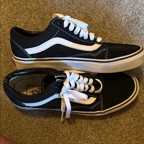 Vans Classic Black and White Low-Top Sneakers - Picture 2 of 2
